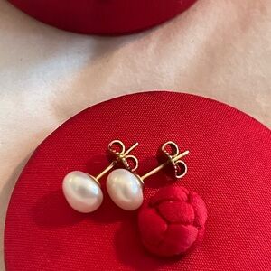 Gump's White Pearl, Gold Earrings